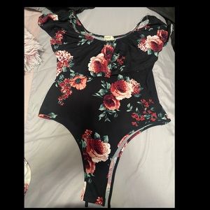 Black flower bodysuit !